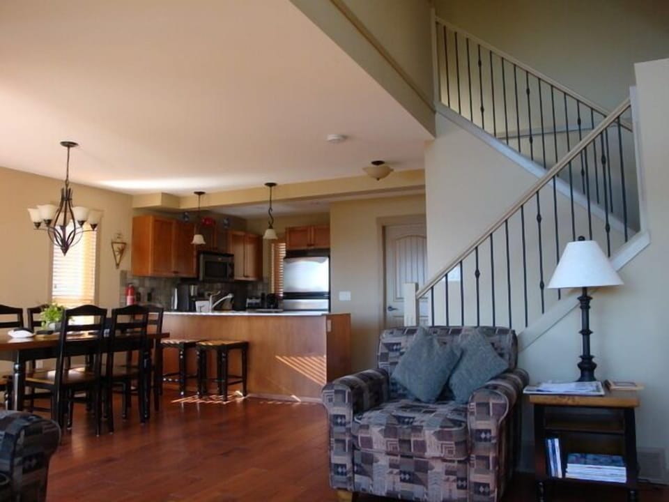 Great room concept, with eating area and seating for 6.