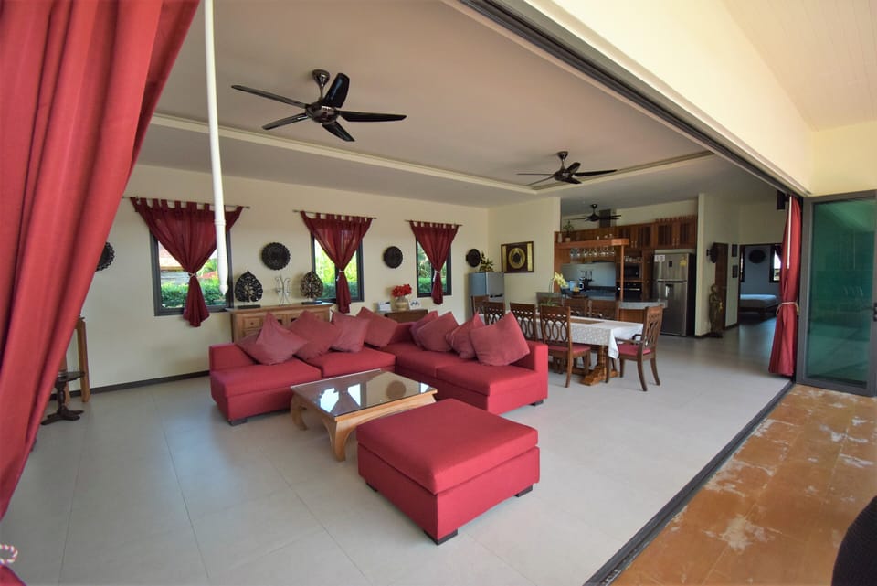 Banyan Villa 4 - Open Plan Living and Dining
