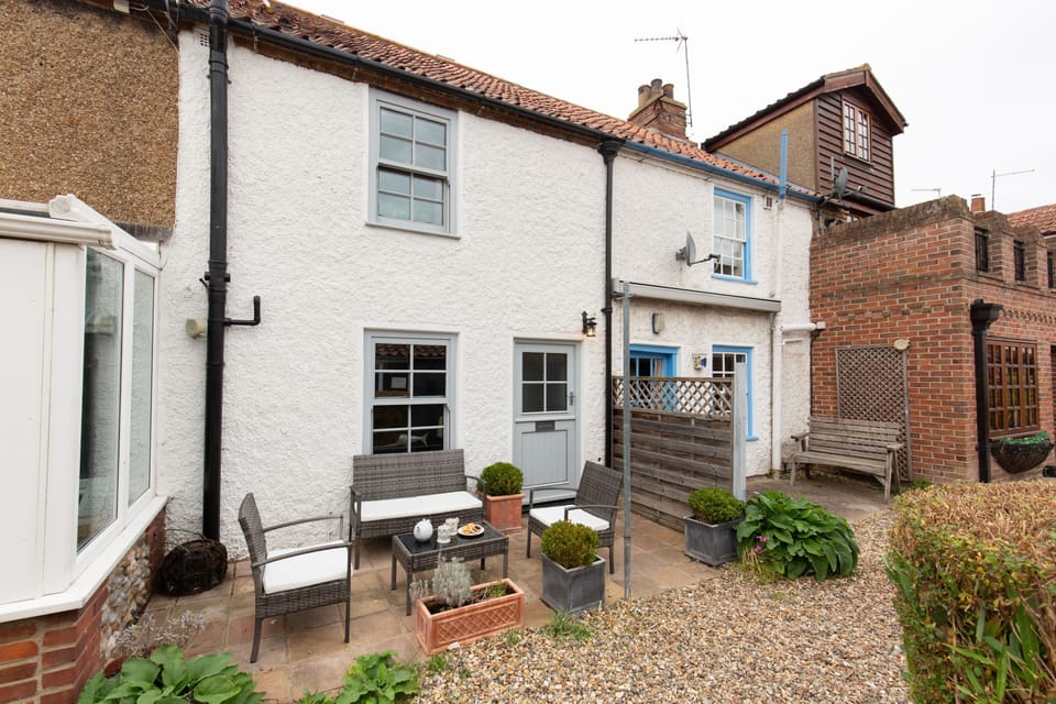 Albert's Cottage, Wells-next-the-Sea: Front elevation