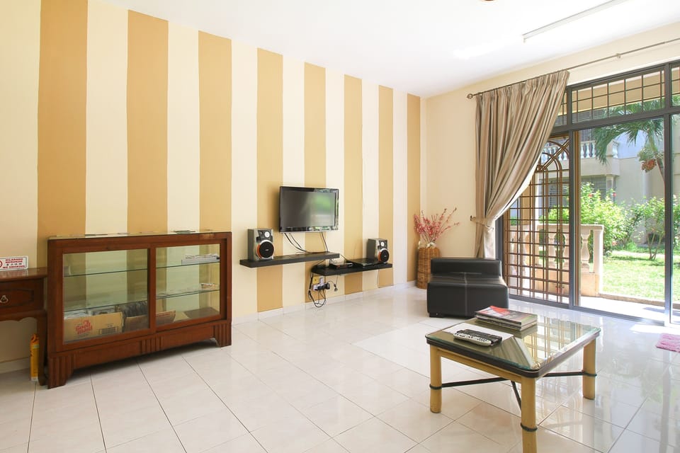 Clean & Spacious Home for Joyous Stays