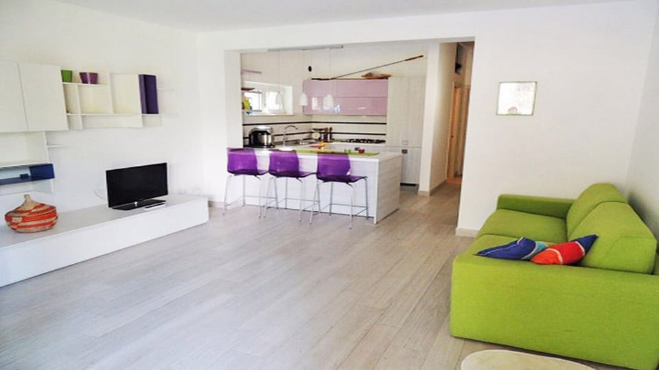 Living area apartment double sofabed sorrento coastline booking hydromassage tub
