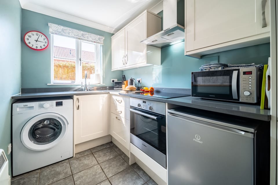Ground Floor: Kitchen