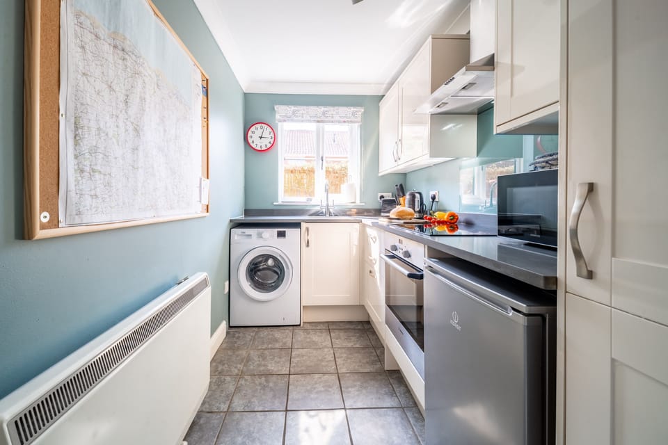 Ground Floor: Kitchen