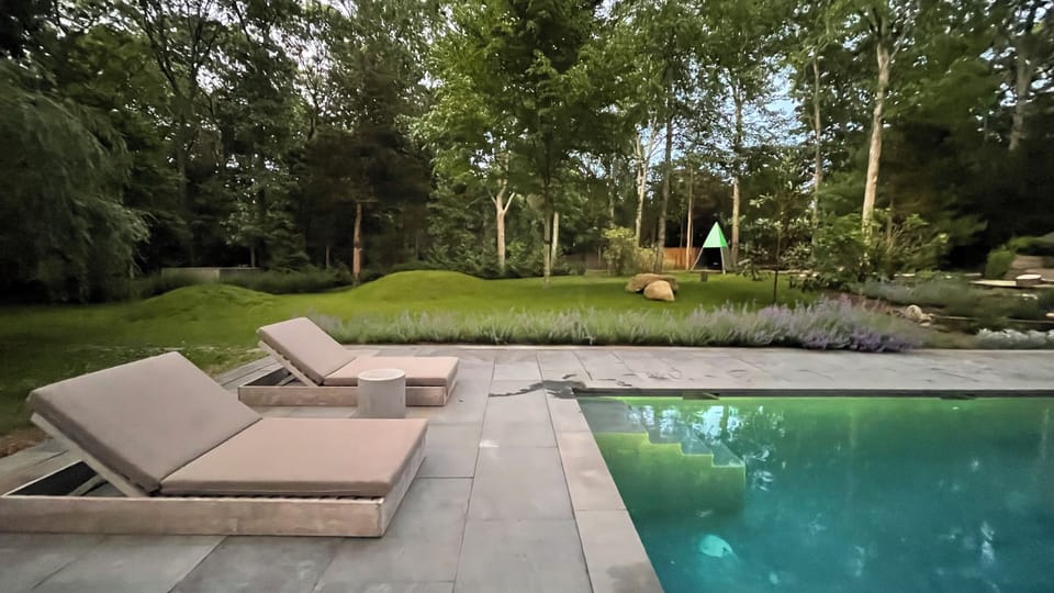 pool & garden