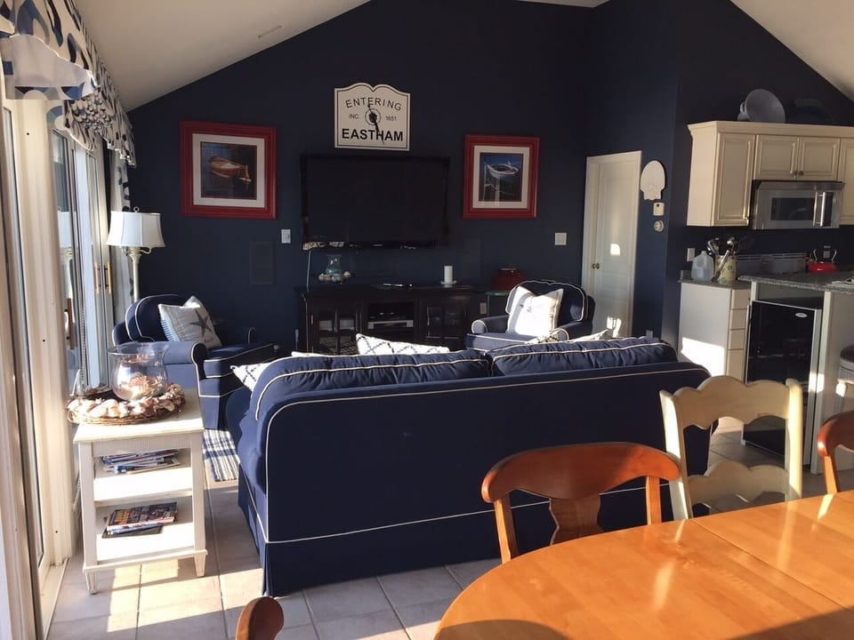 Main Room Sep 2016
