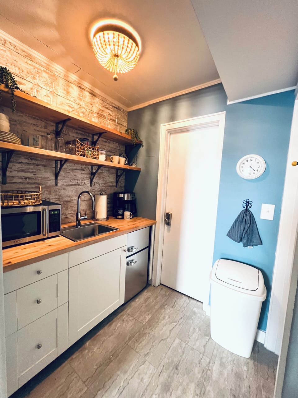 New kitchenette with mini fridge/freezer, microwave, toaster & coffee machine