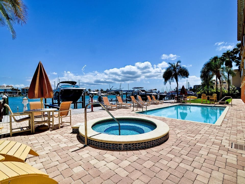 Great pool area next to the dock.