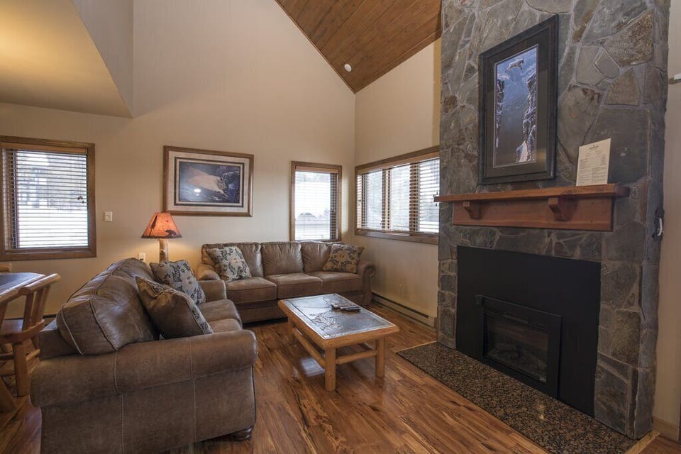 Top floor unit with cathedral ceiling.