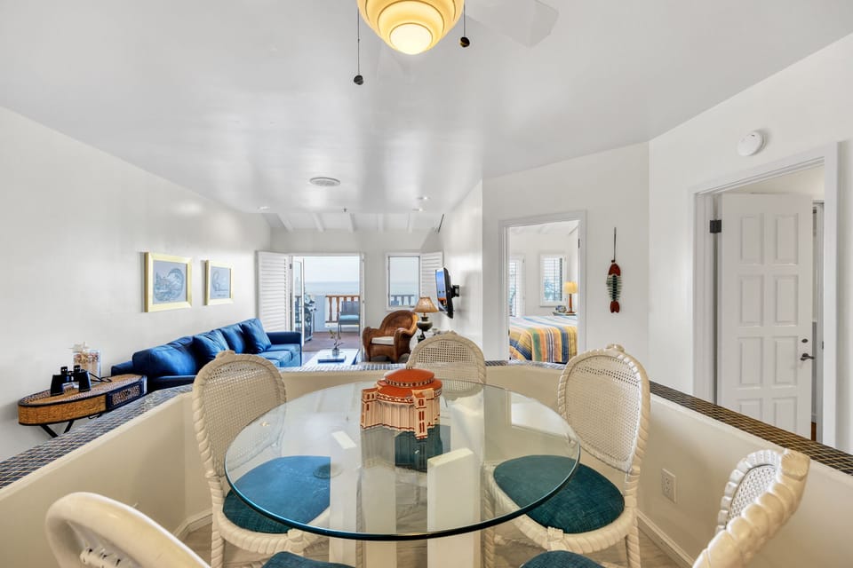 H157 - Dining Table