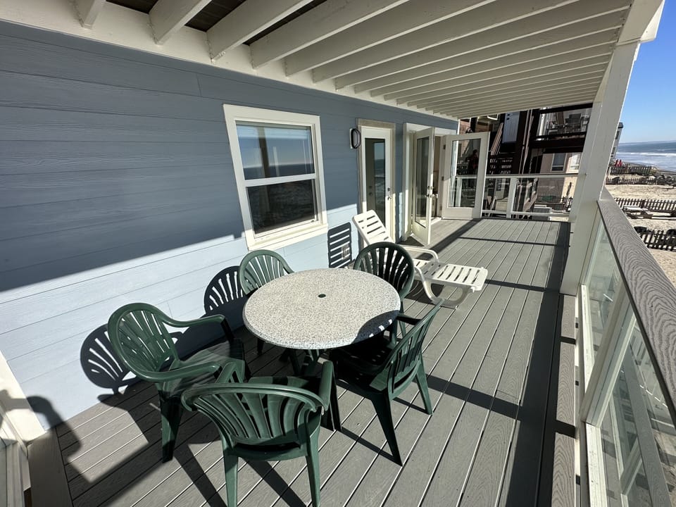 Roomy Deck!
