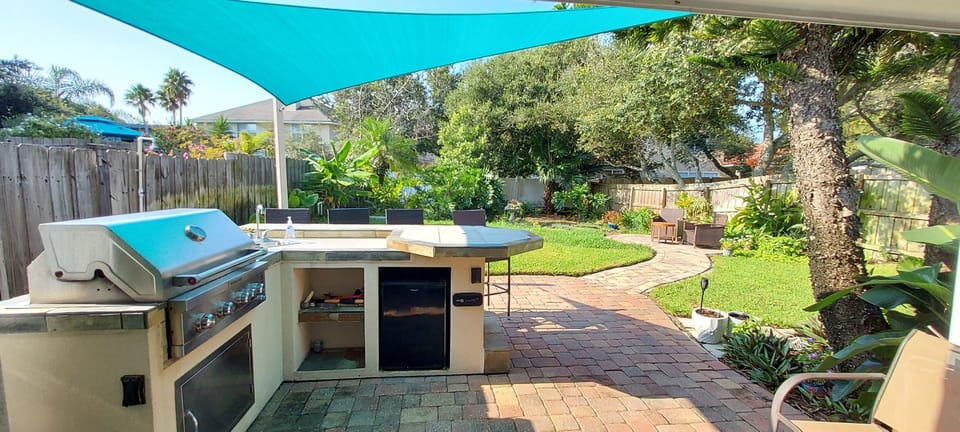Outdoor kitchen