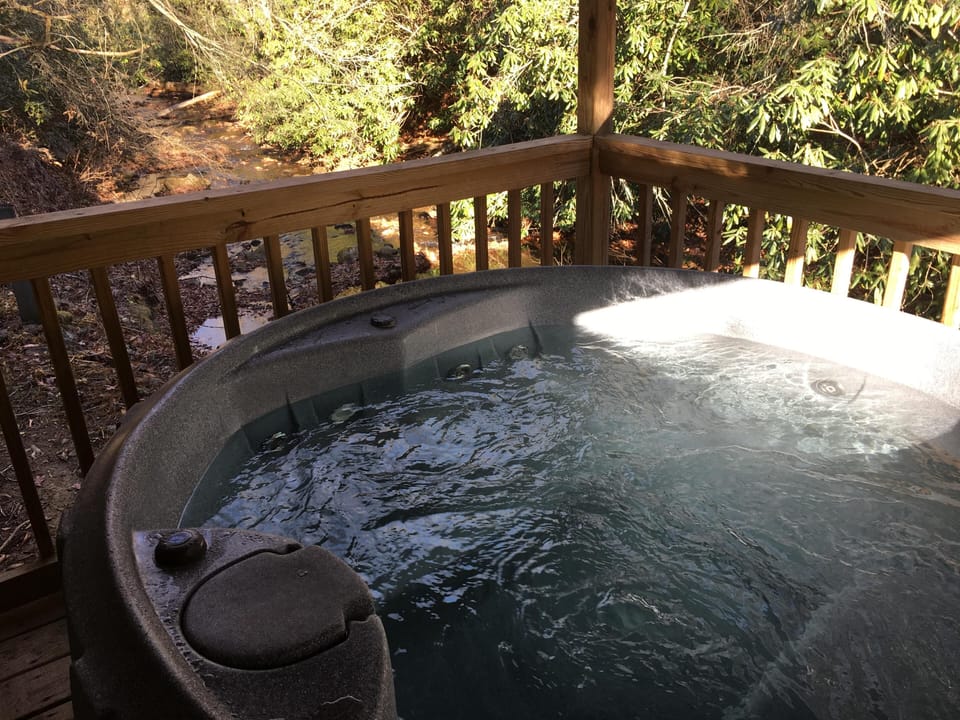 Stoney Fork Hot tub right on the creek