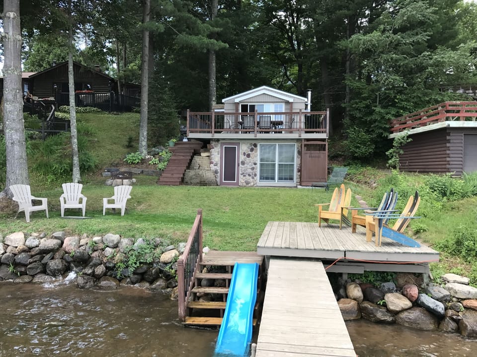 Neighbors are close on both sides of the cabin. 