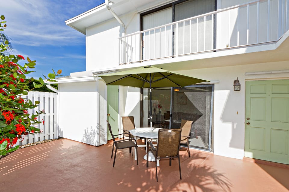 Private courtyard entry