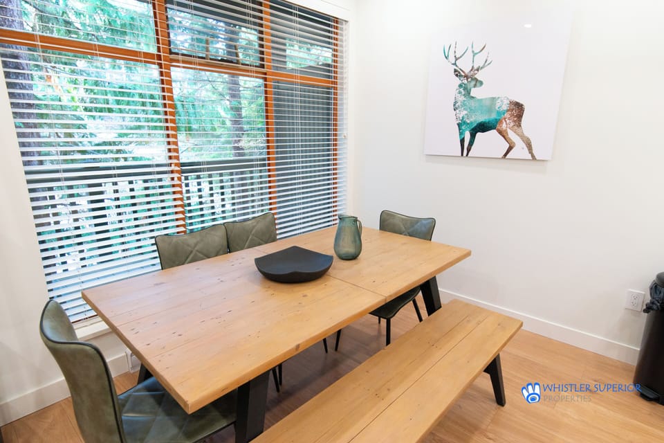 Dining area for six