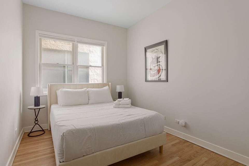 2nd bedroom w/ queen sized memory foam mattress.