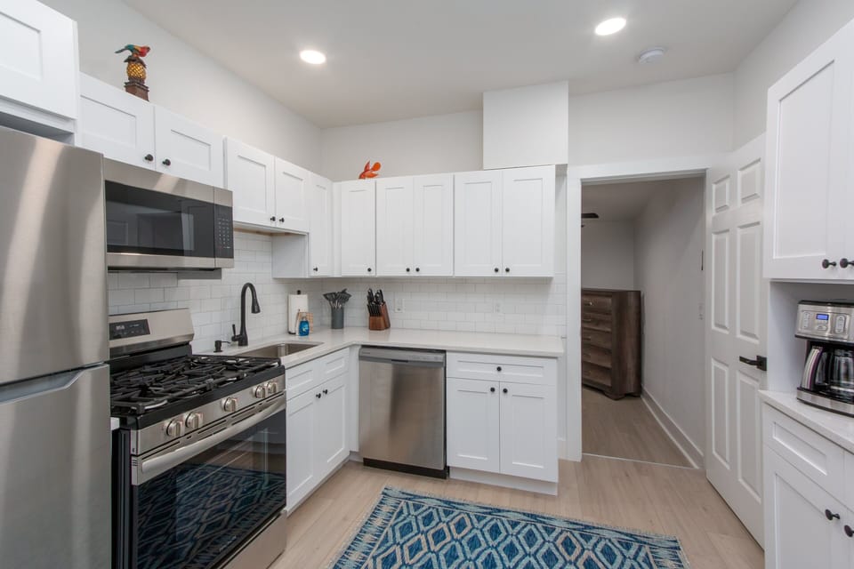 Coastal kitchen with everything you need for your stay