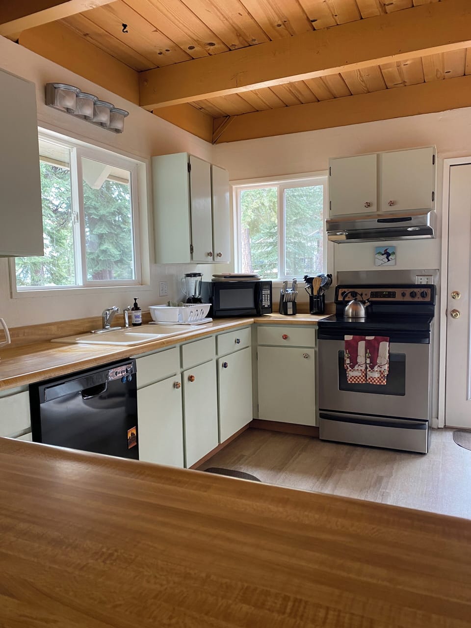 Another view of kitchen.