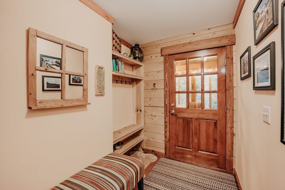 Indoors, Hardwood, Stained Wood, Home Decor, Cushion