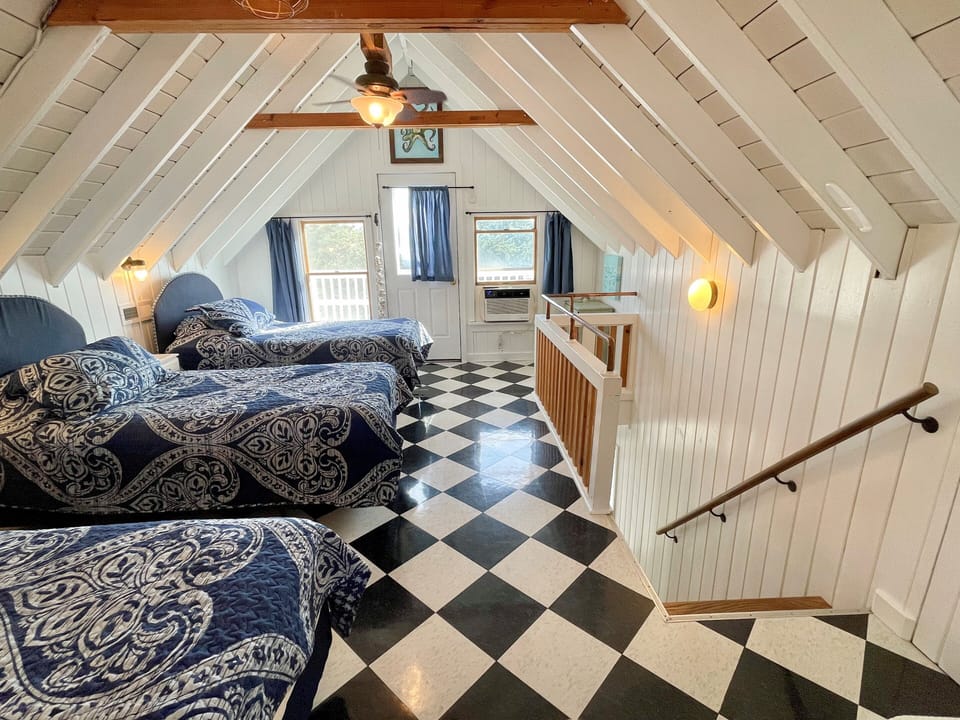 Loft (alternate view)