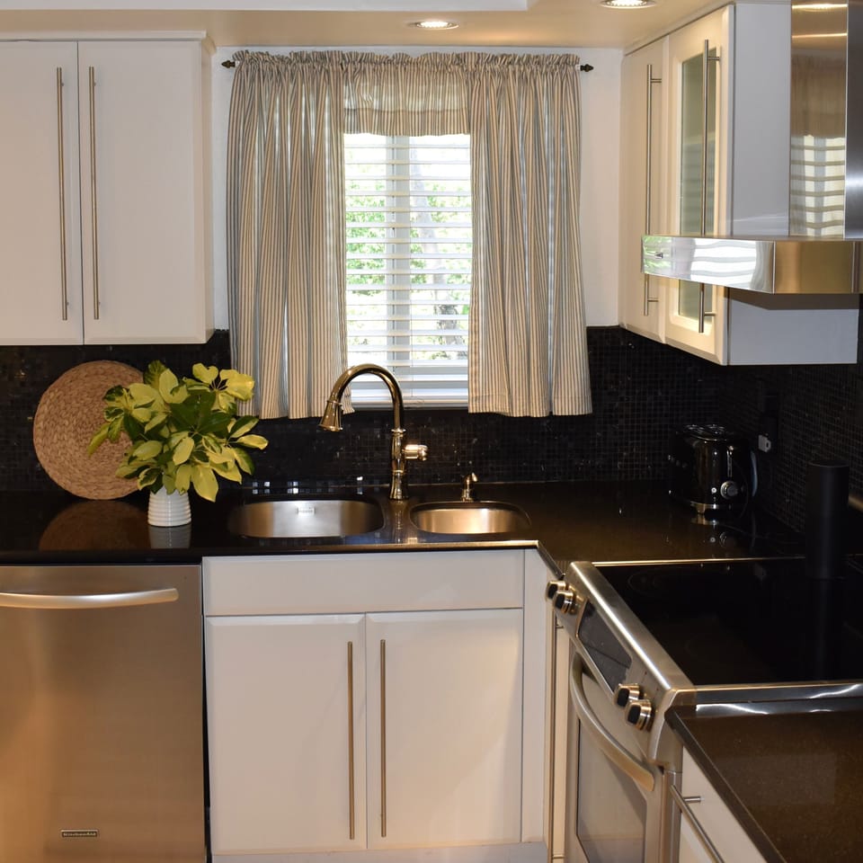 Completely outfitted kitchen with stainless steel appliances