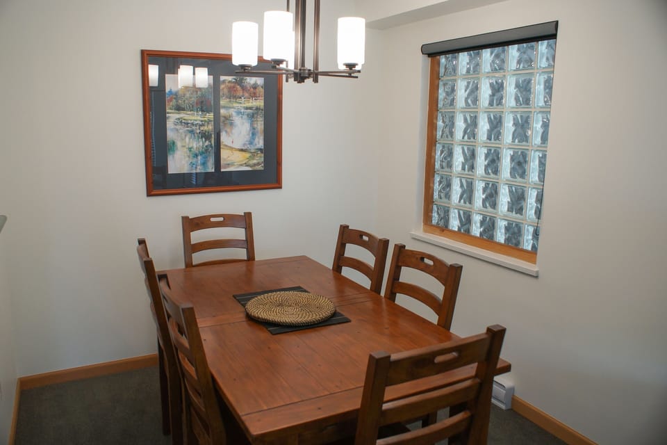 Dining area for six