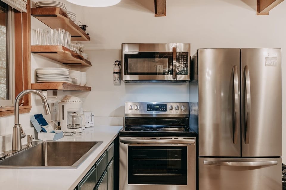 Sink, Microwave, Oven, Refrigerator, Indoors