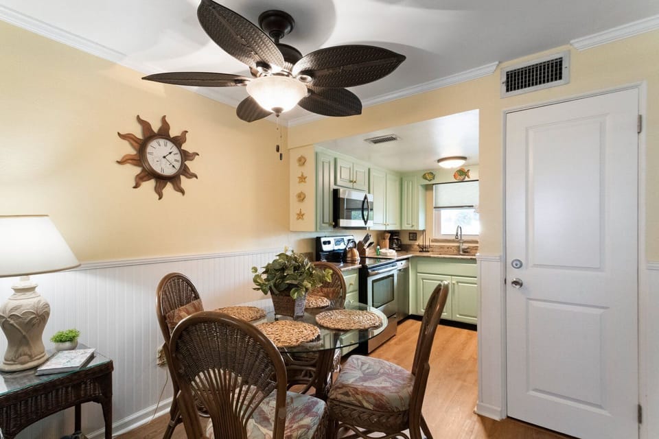 Surf Song 228 Dining/Kitchen