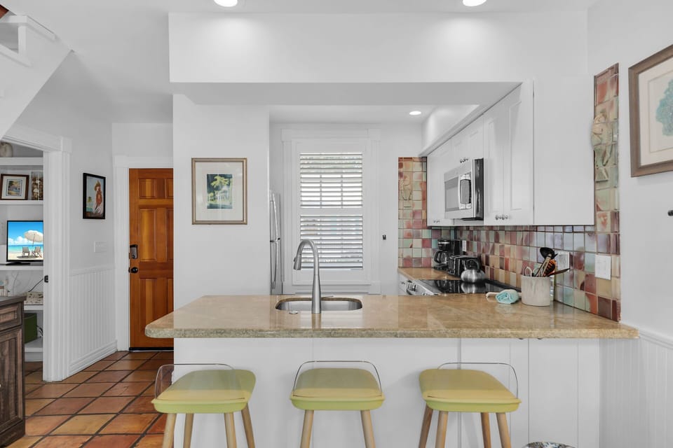 Fully equipped kitchen ~ cook your favorite meal here!