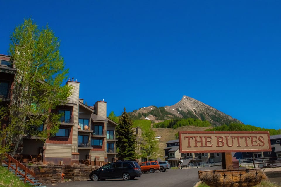 Buttes Exterior - Buttes Exterior