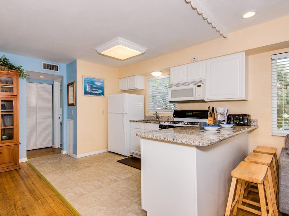 In-kitchen seating 