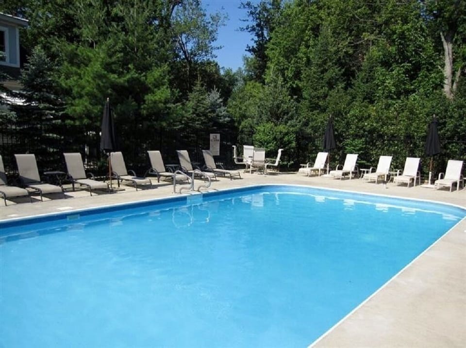 Pier 9 Pool
