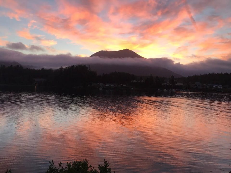 Sunrise over Mt Ozard