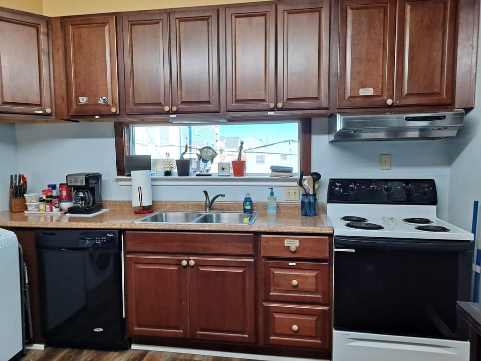 A fully equipped kitchen for delicious meals