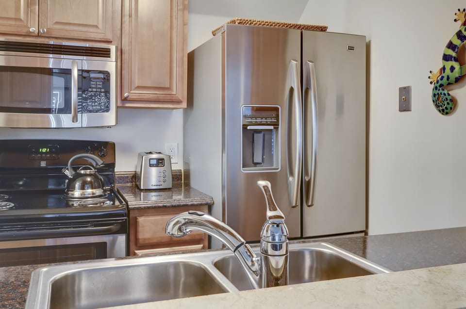 You'll find all you need for meal or snack prep.