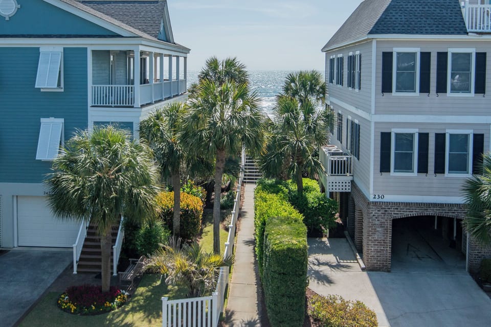 Ocean View / Beach Walkway