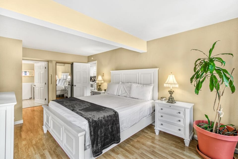 C50 - King Bed