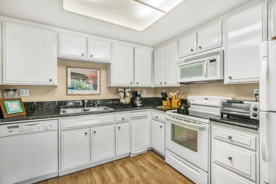 C50 - Kitchen