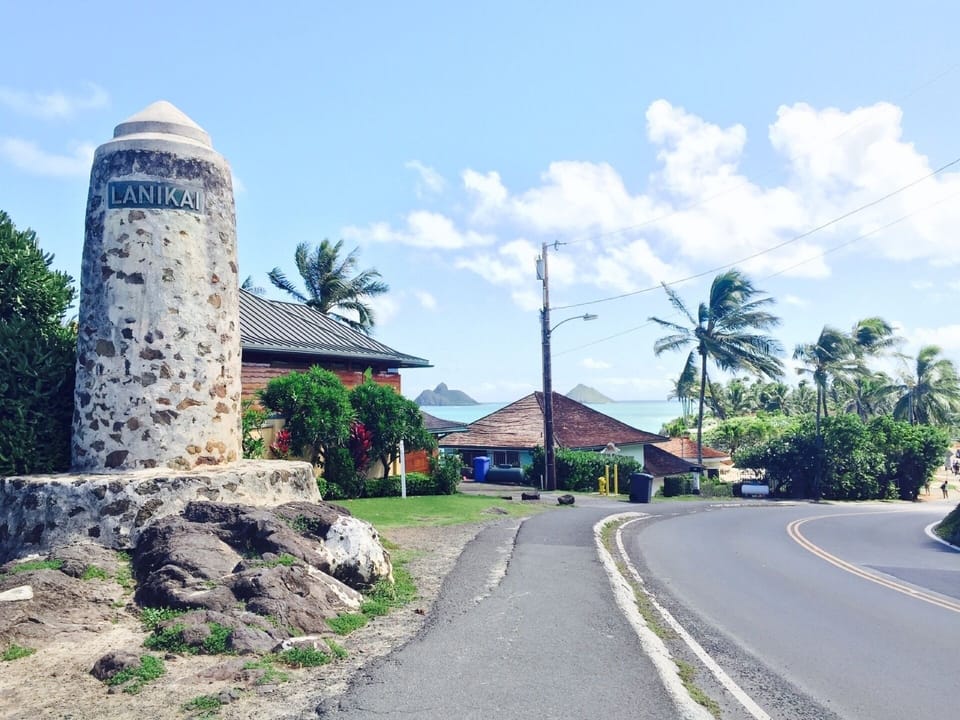 10 minute walk to Lanikai Beach