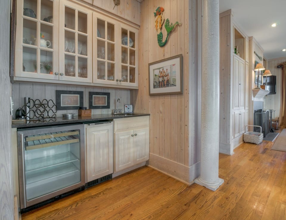 Wet Bar in Living Area