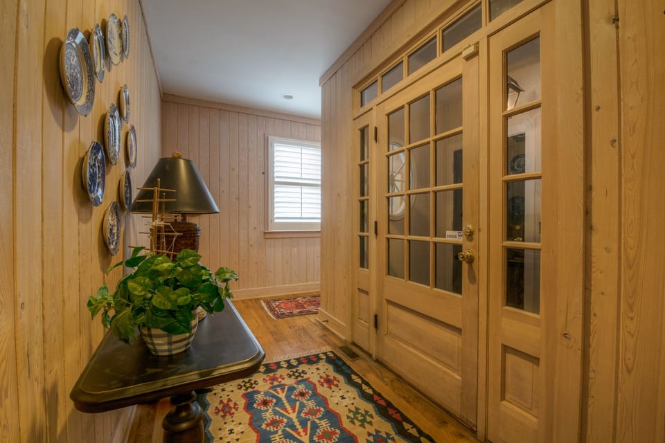 Entry - First Floor