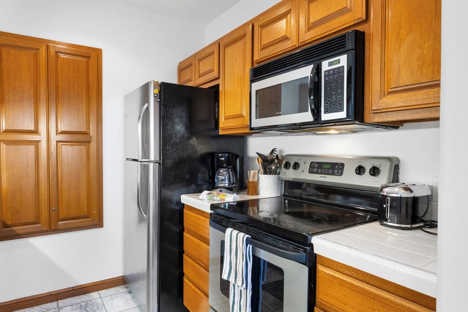 H228 - Kitchen Area