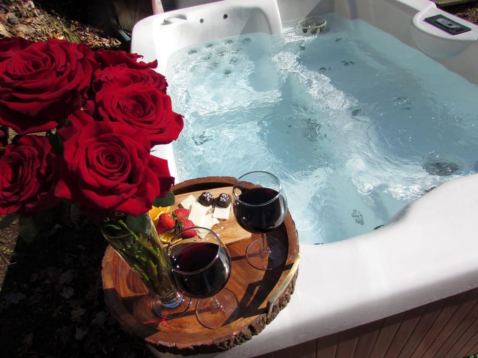 Ahhhhh the hot tub at the beautiful Sundance Cabin.........