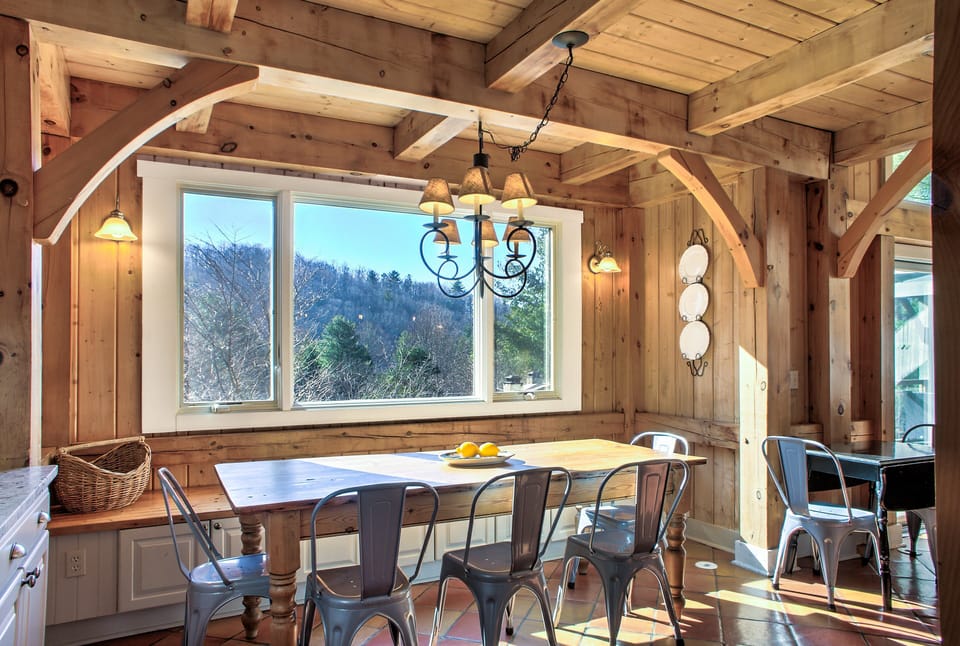 Dining Room | Sits 10