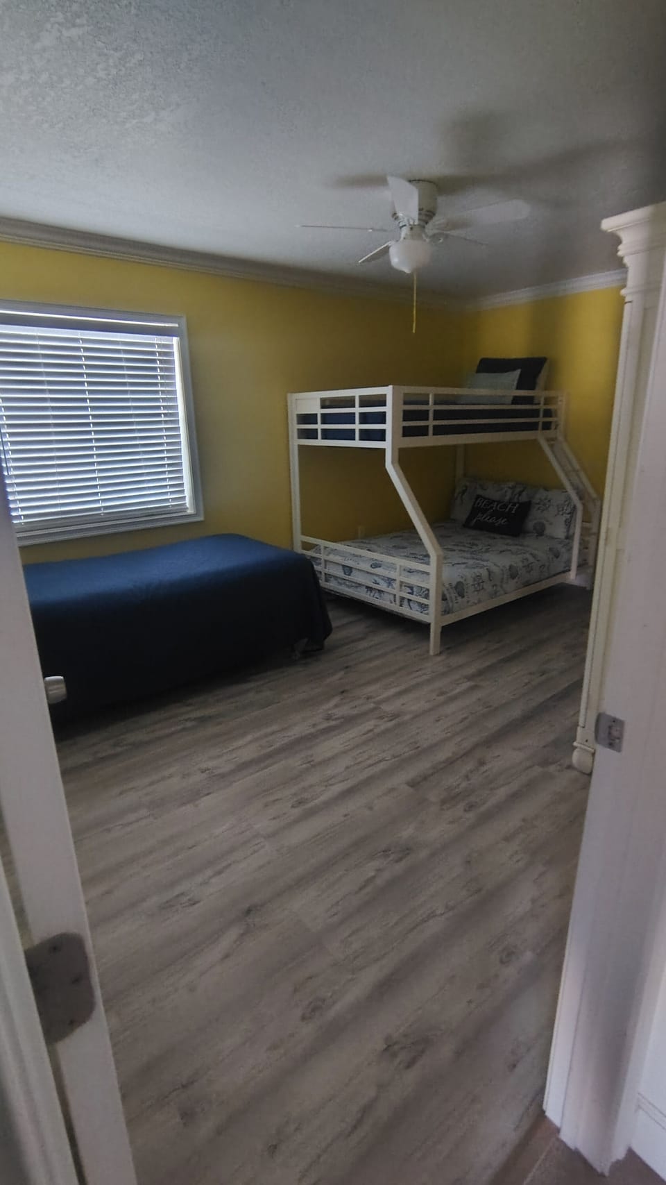 Guest/Kid Bedroom