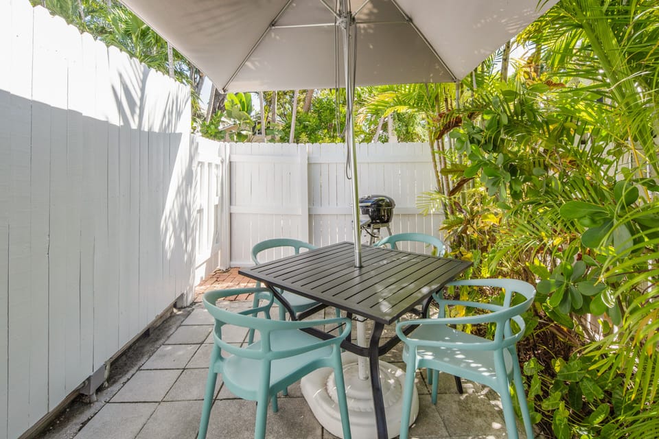 For dining al fresco...