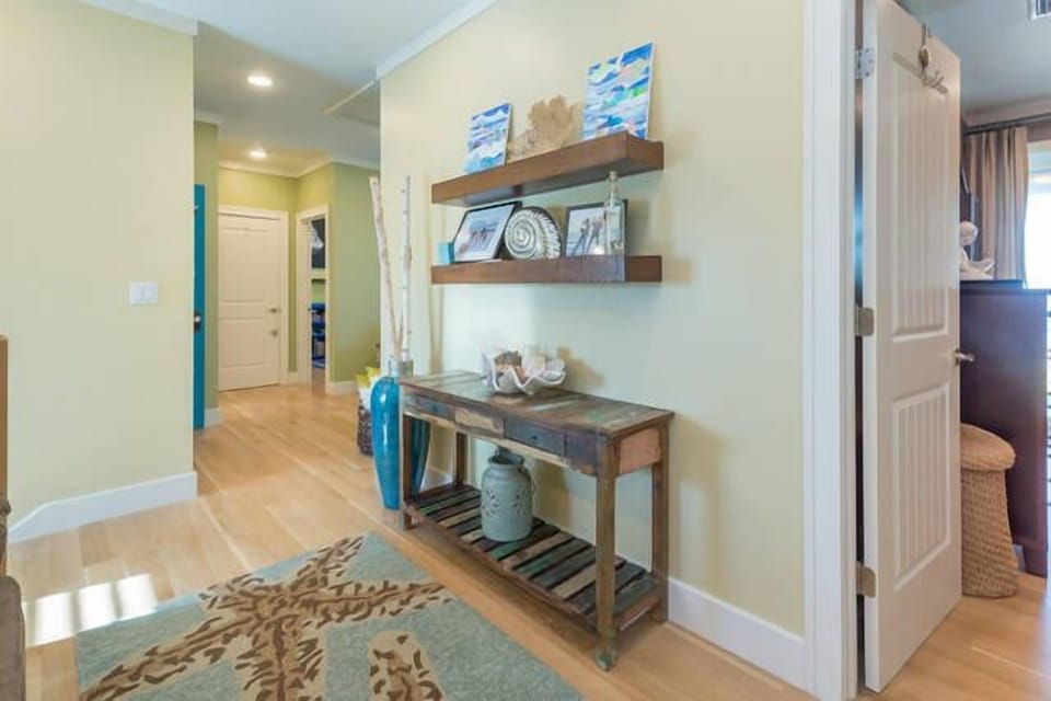 Upstairs hall off of the sitting area between bedrooms, a great place to hang out.