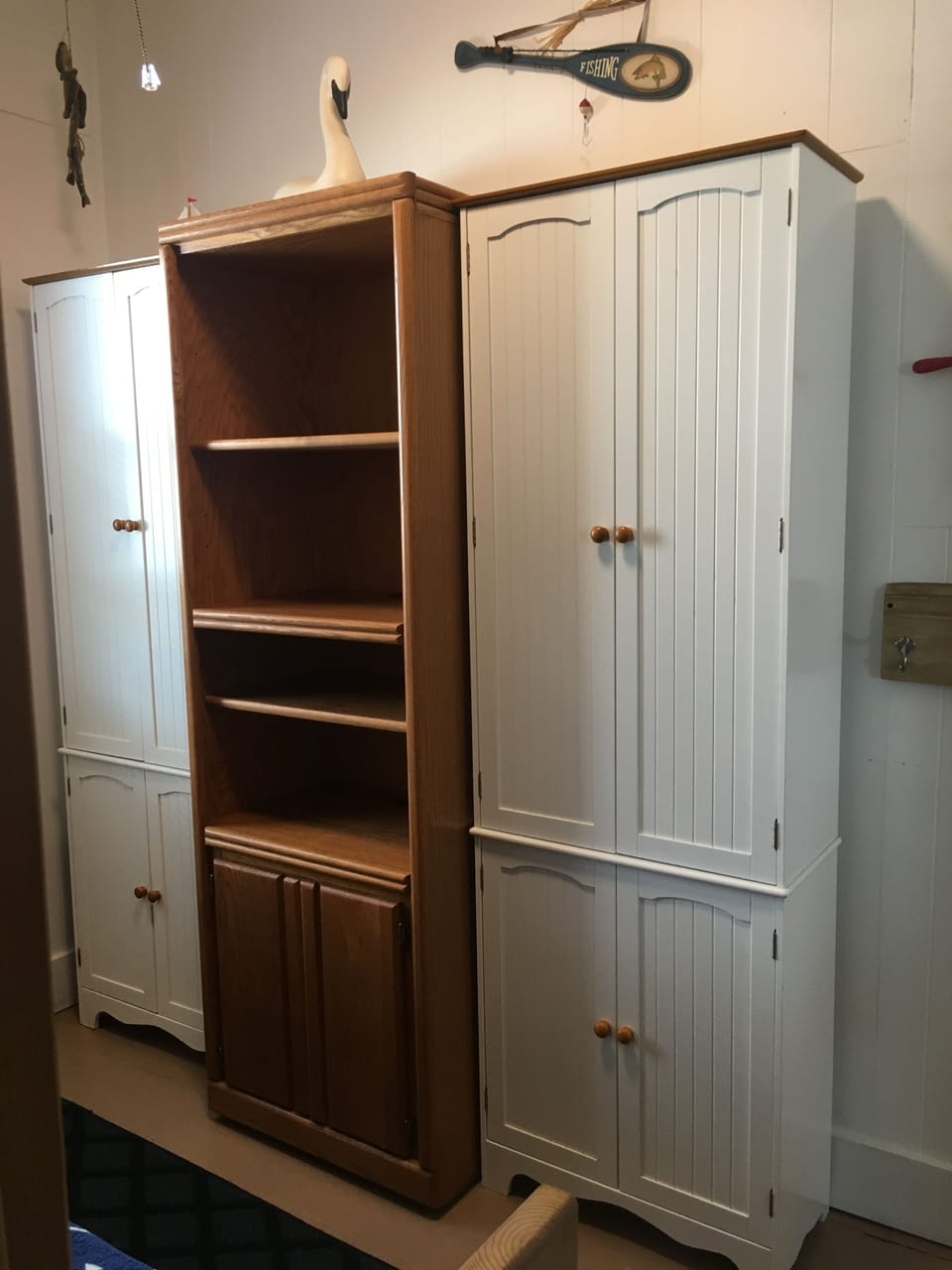  Convenient storage space 