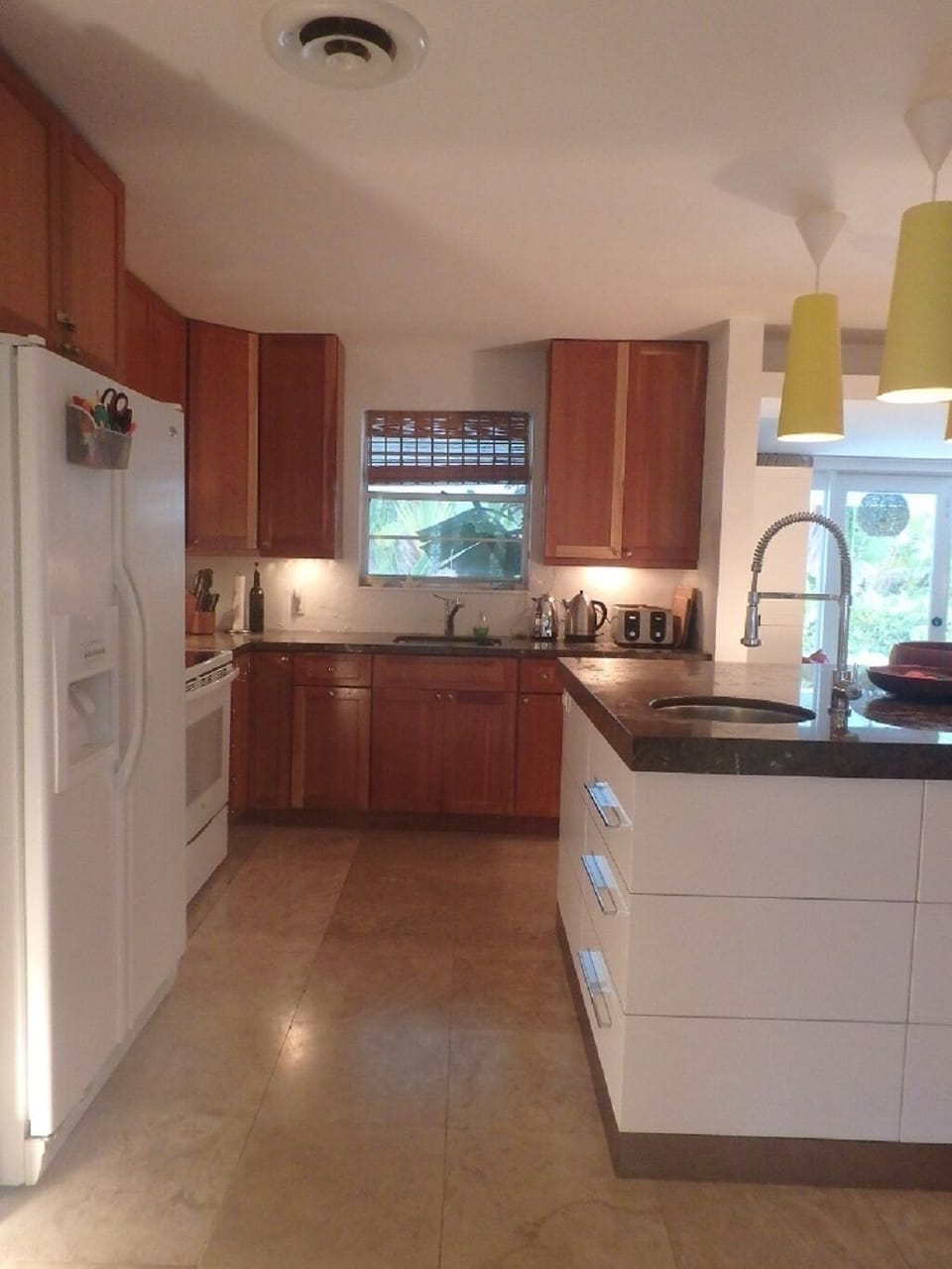 Spacious, open kitchen, is fully stocked
