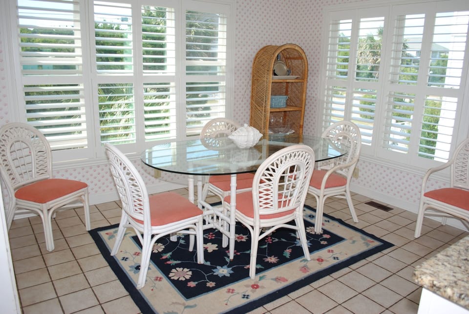 Additional Dining in Kitchen